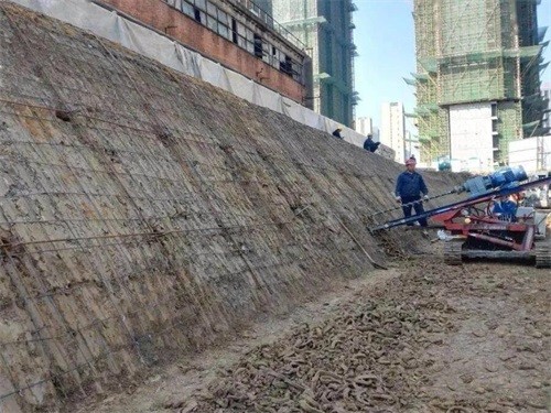 玉龙建筑边坡支护